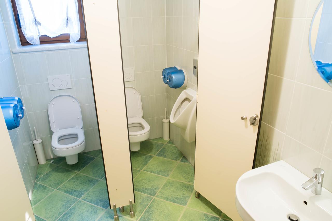 Hostel Hisa Na Travniku Dob Luaran gambar